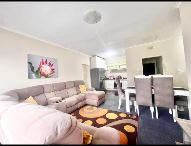 2 BEDROOM TOWNHOUSE FOR SALE IN BLACKRIDGE